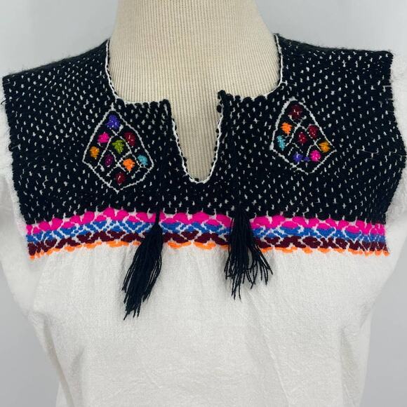 Vintage Embroidered Blouse - Picture 4 of 4